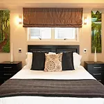 B&B@The Redwoods