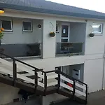 Six On Union Motel