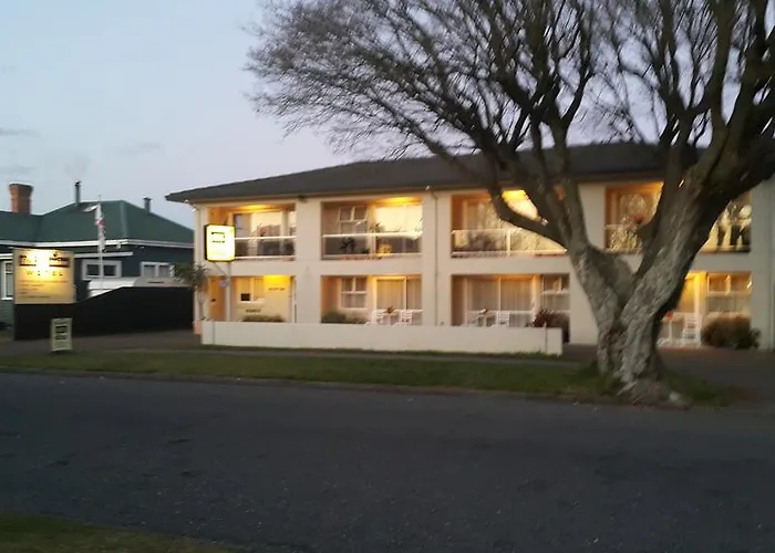 Six On Union Motel