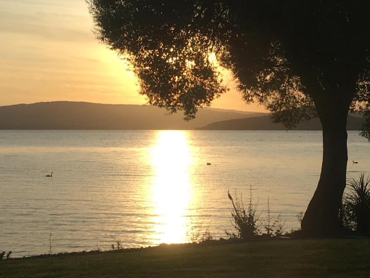 Holiday home Tranquility Lakefront