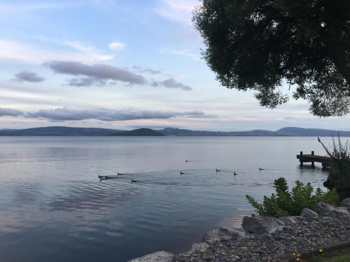 Holiday home Tranquility Lakefront *