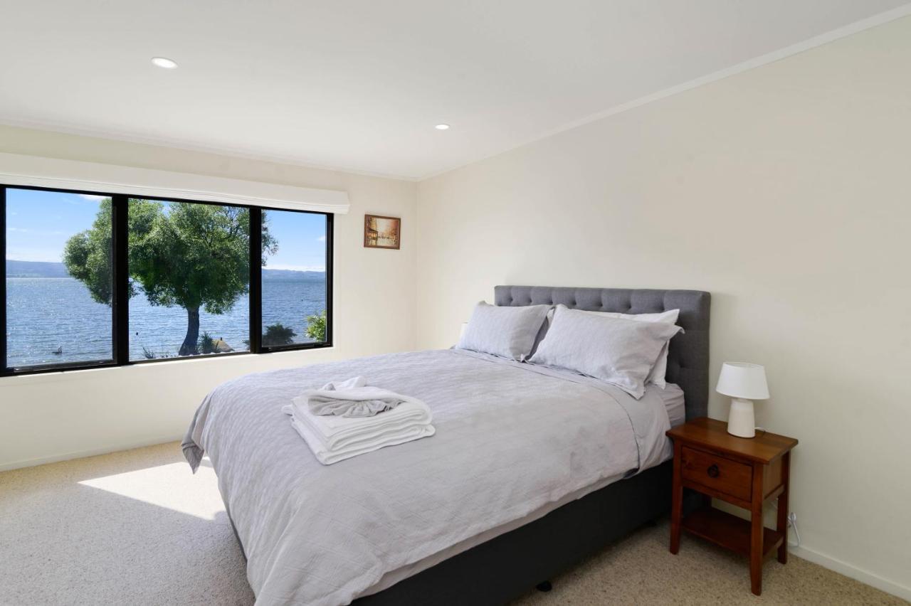 Tranquility Lakefront Holiday home