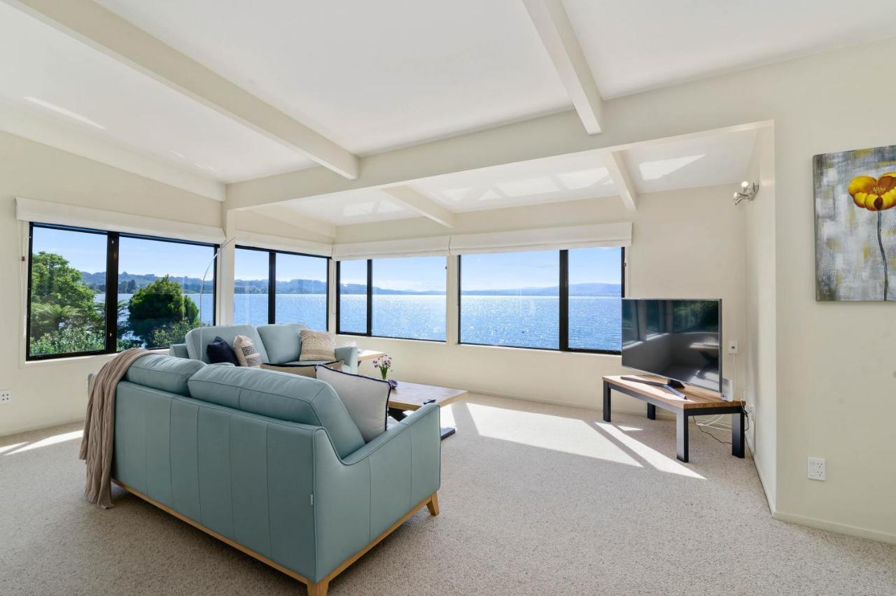 Holiday home Tranquility Lakefront *