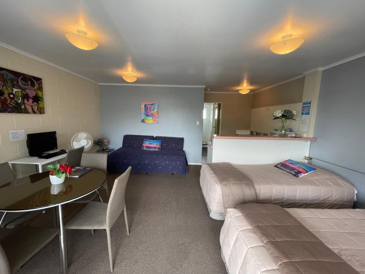 Six On Union Motel 3*