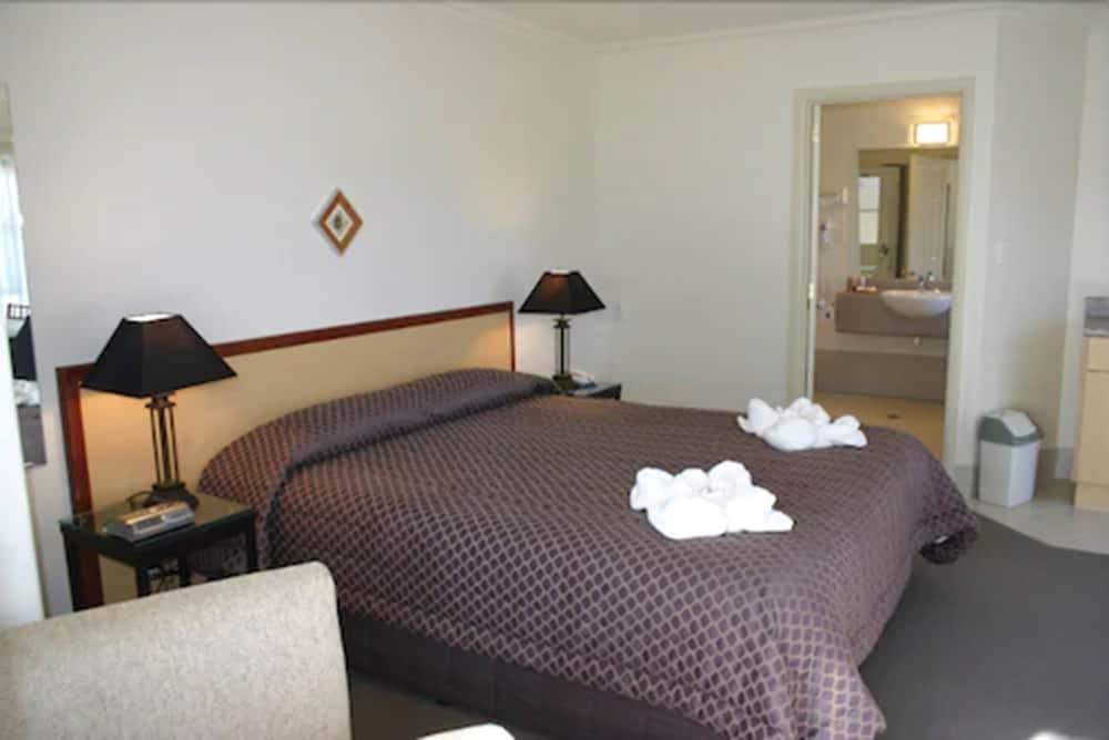 280 & 284 - Refurbished Modern 4* Rotorua