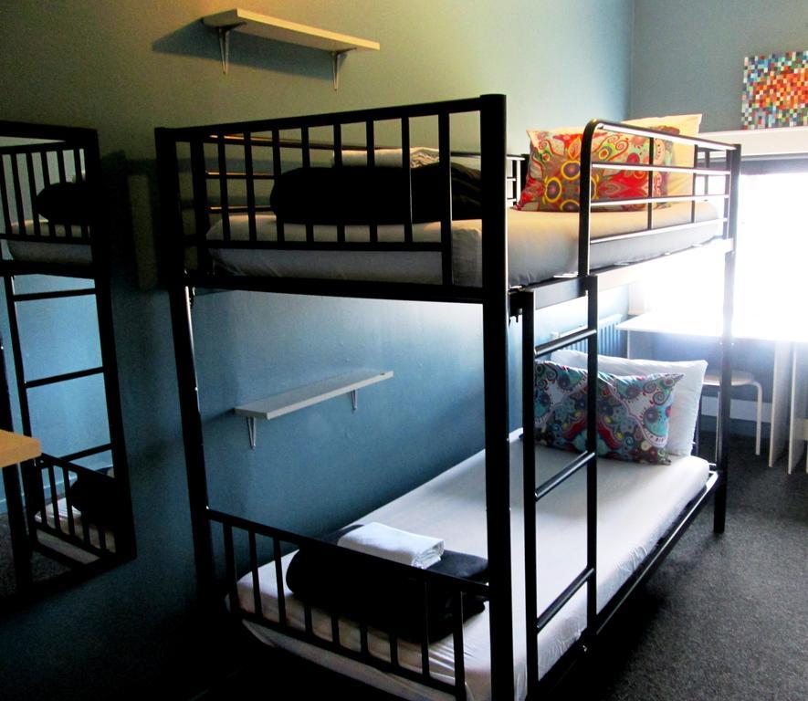 Crash Palace Backpackers *