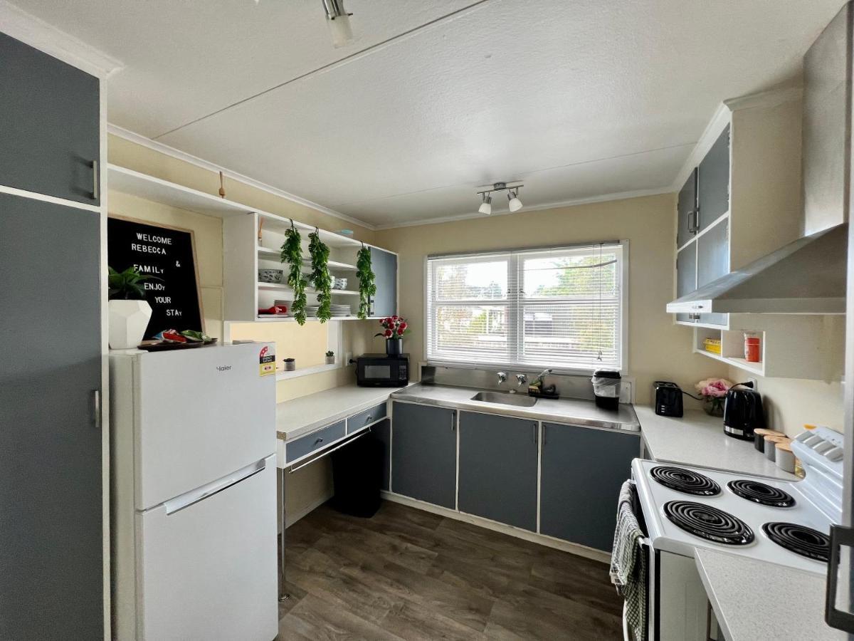 Spacious 3 Bedroom Near Skyline-5 Min Walk