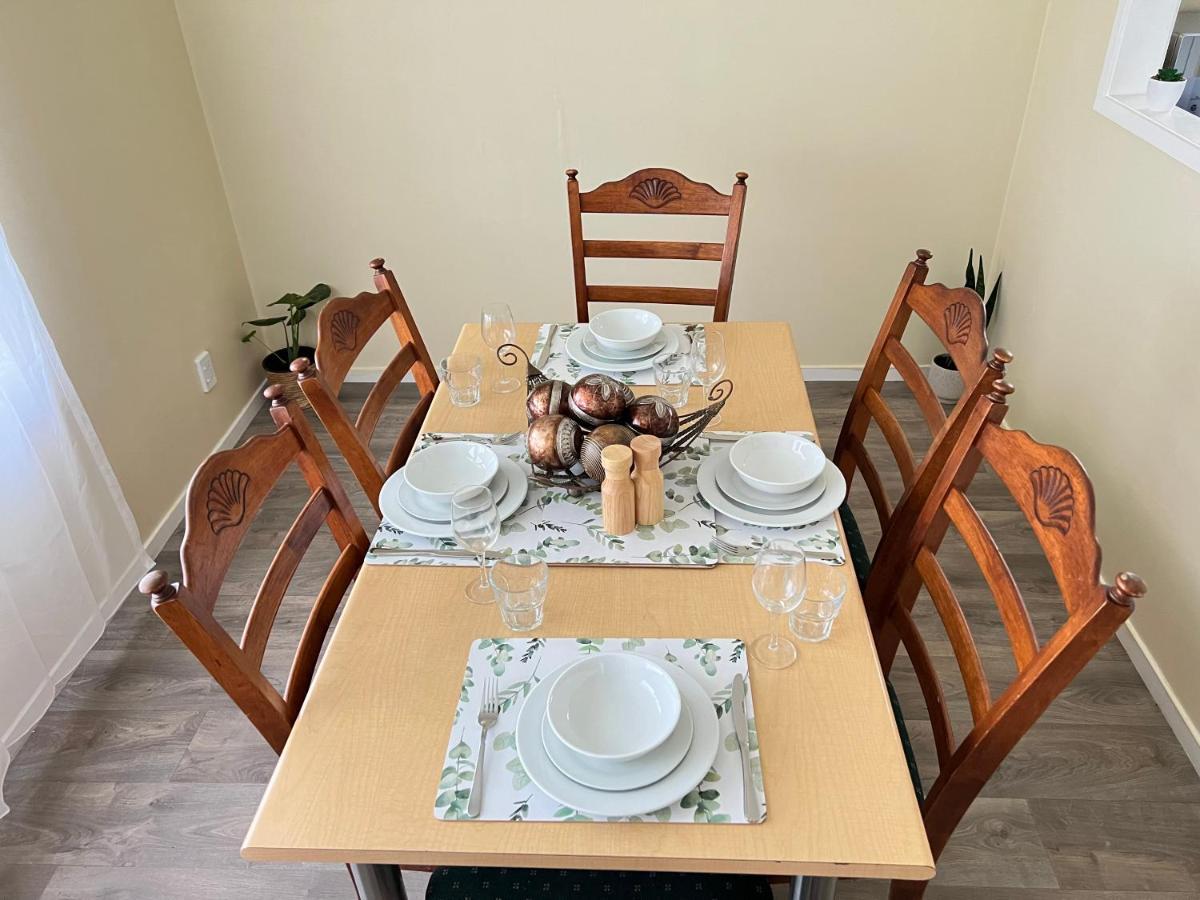 Spacious 3 Bedroom Near Skyline-5 Min Walk Holiday home Rotorua