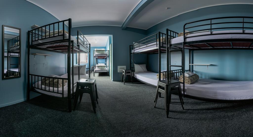 Crash Palace Backpackers Albergue