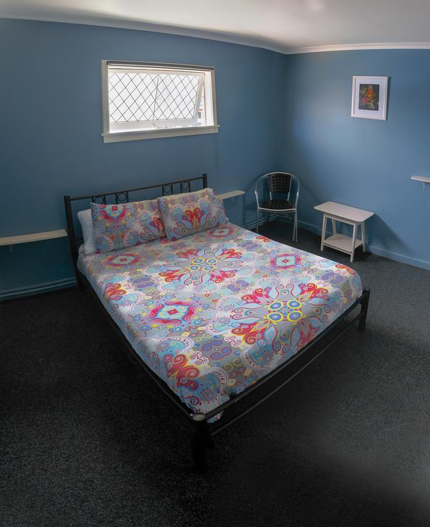 Crash Palace Backpackers *