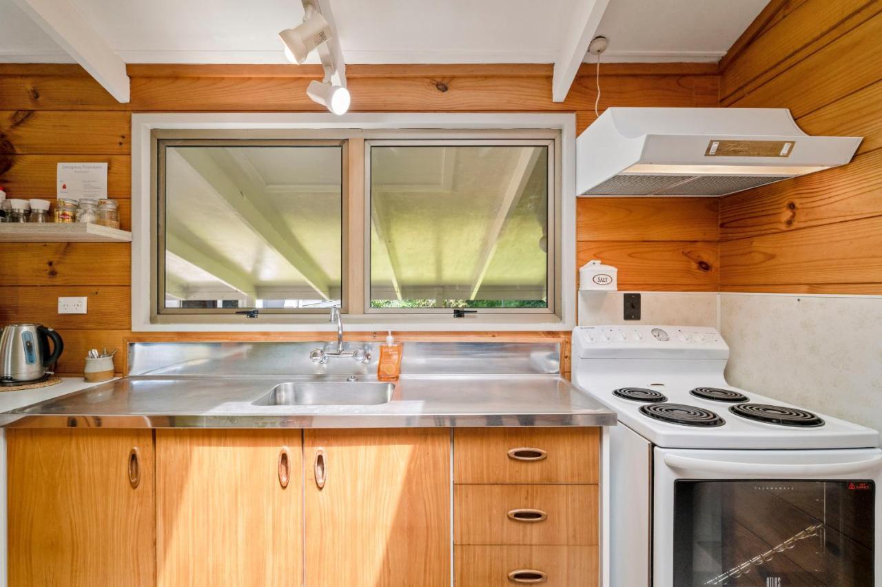 Gisborne Point Retreat - Rotoiti Holiday home Rotorua