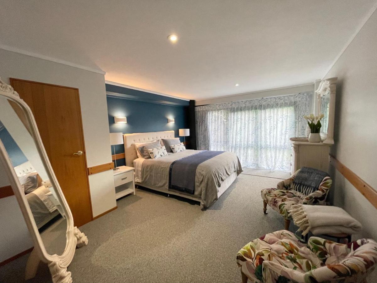 Tikitere Lodge,