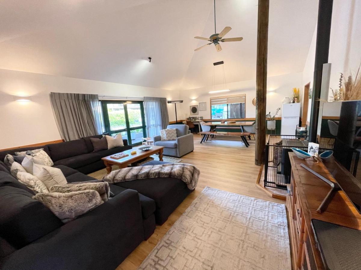 Tikitere Lodge,
