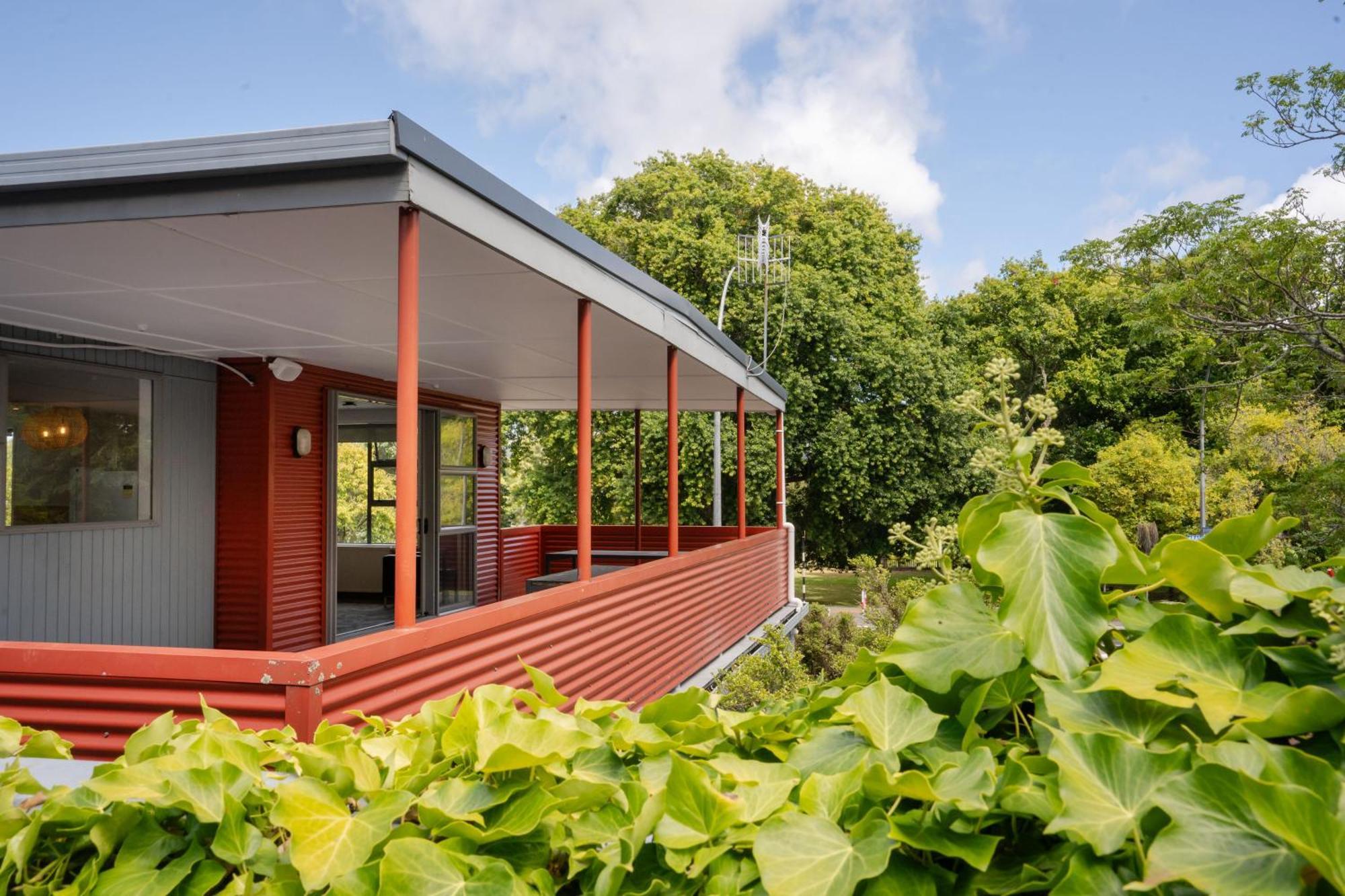 Haka House Albergue
