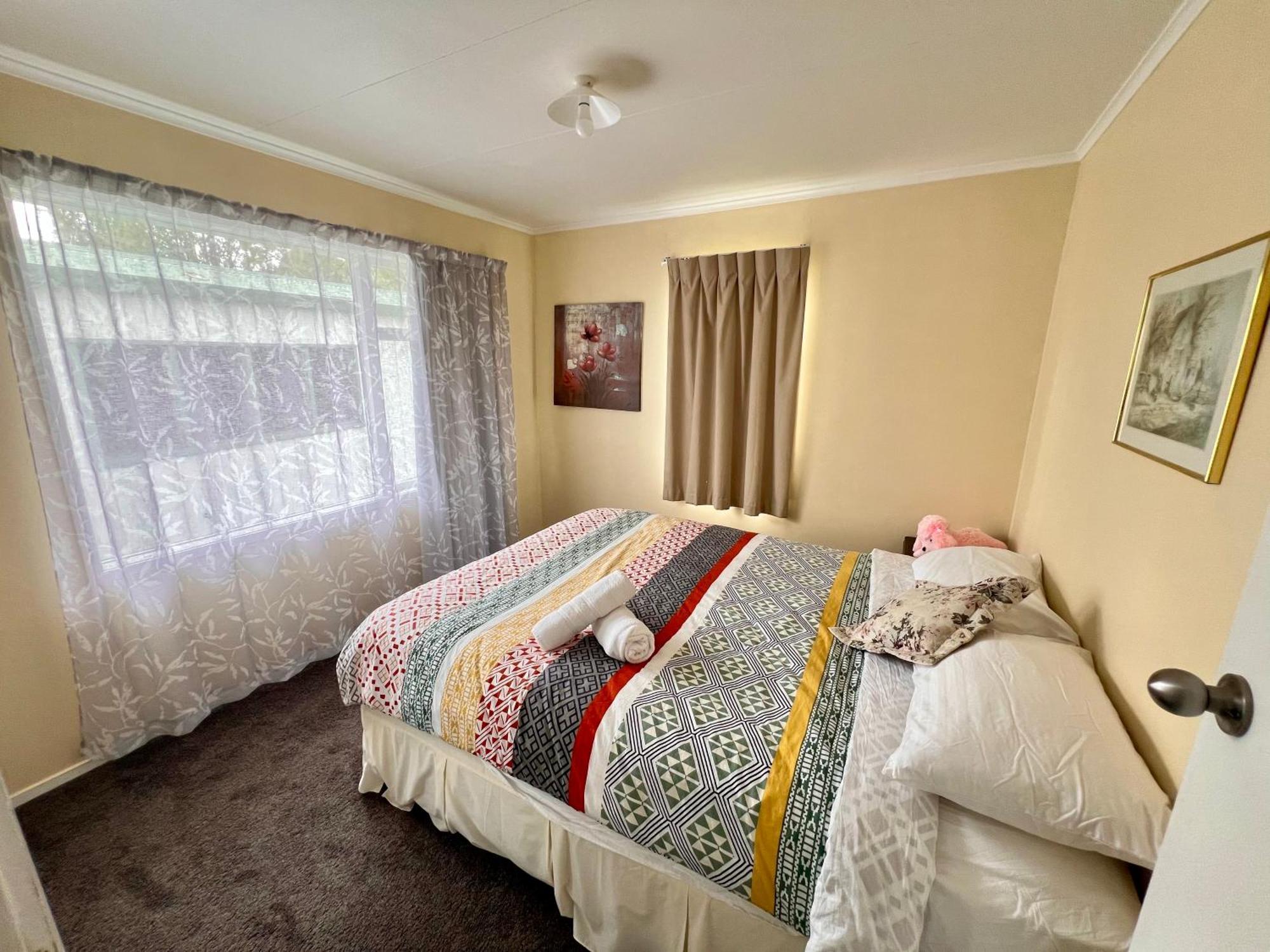 Spacious 3 Bedroom Near Skyline-5 Min Walk Holiday home