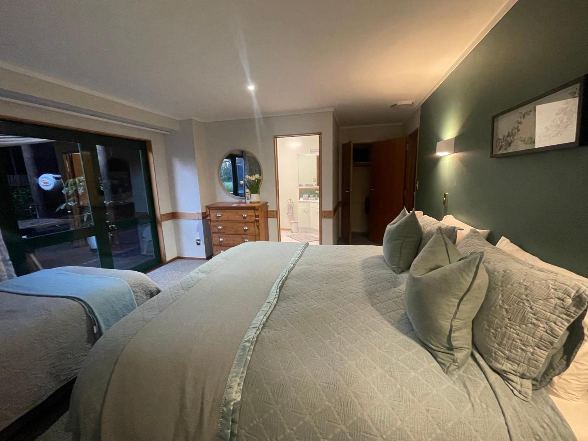 Tikitere Lodge, Holiday home *