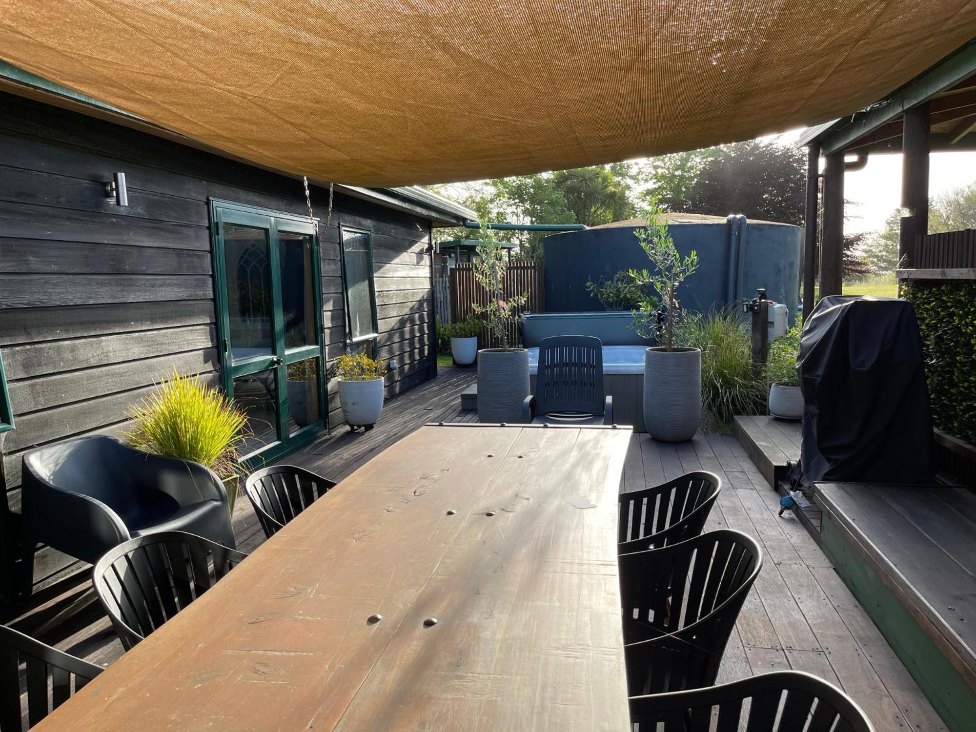 Tikitere Lodge, Holiday home