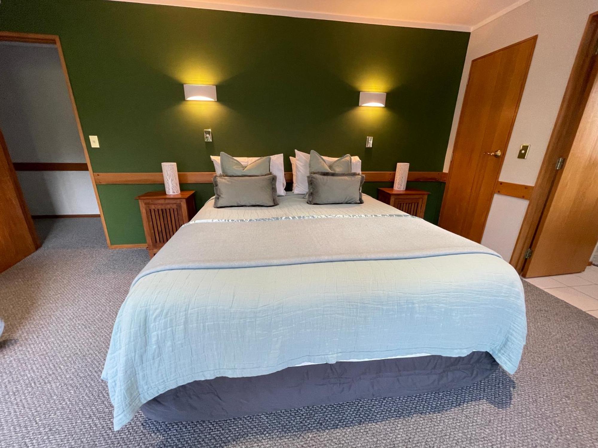Tikitere Lodge, * Rotorua
