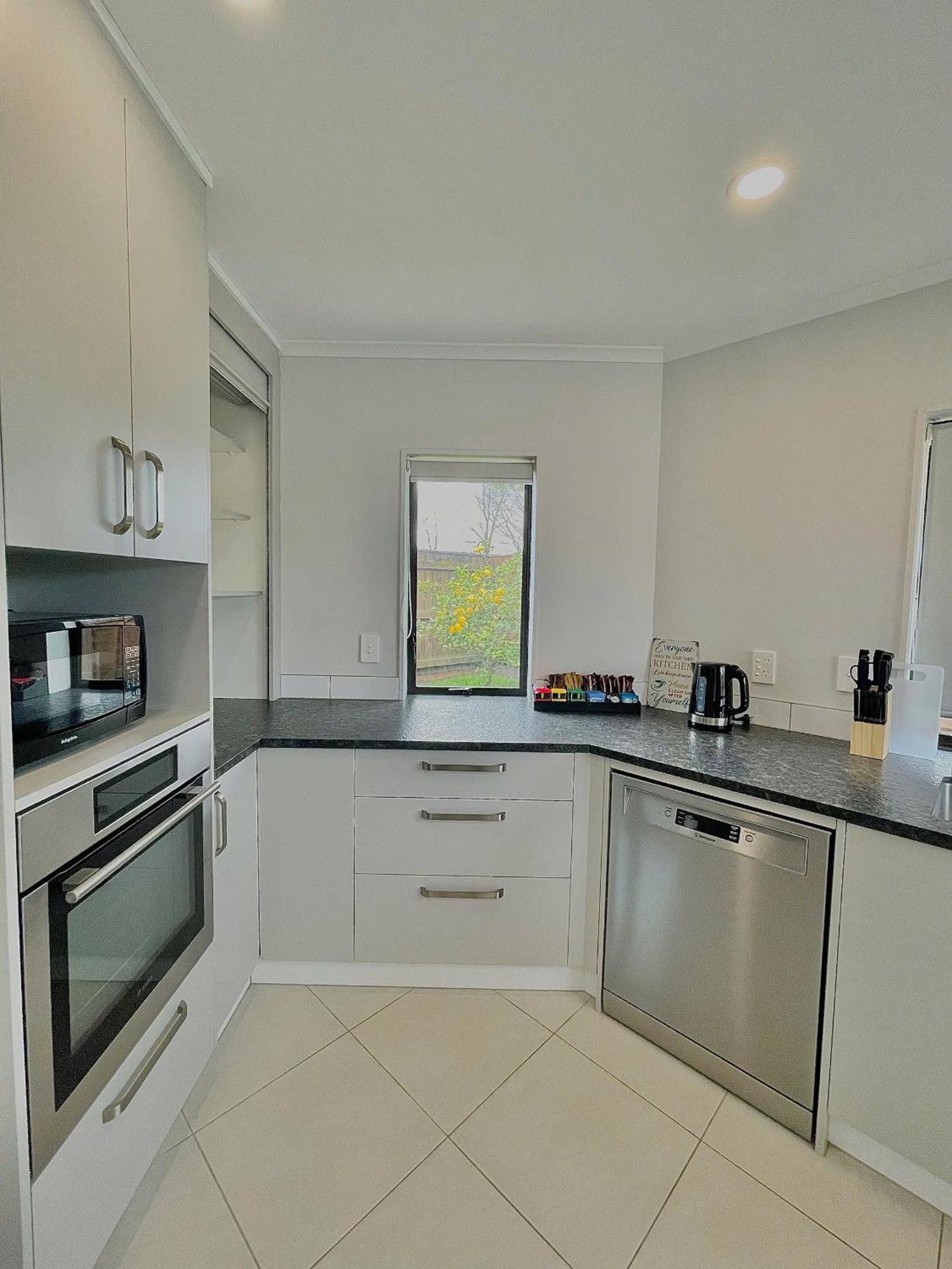 Casa de hóspedes Cozy Victoria Double With Garden View With Shared Bathroom