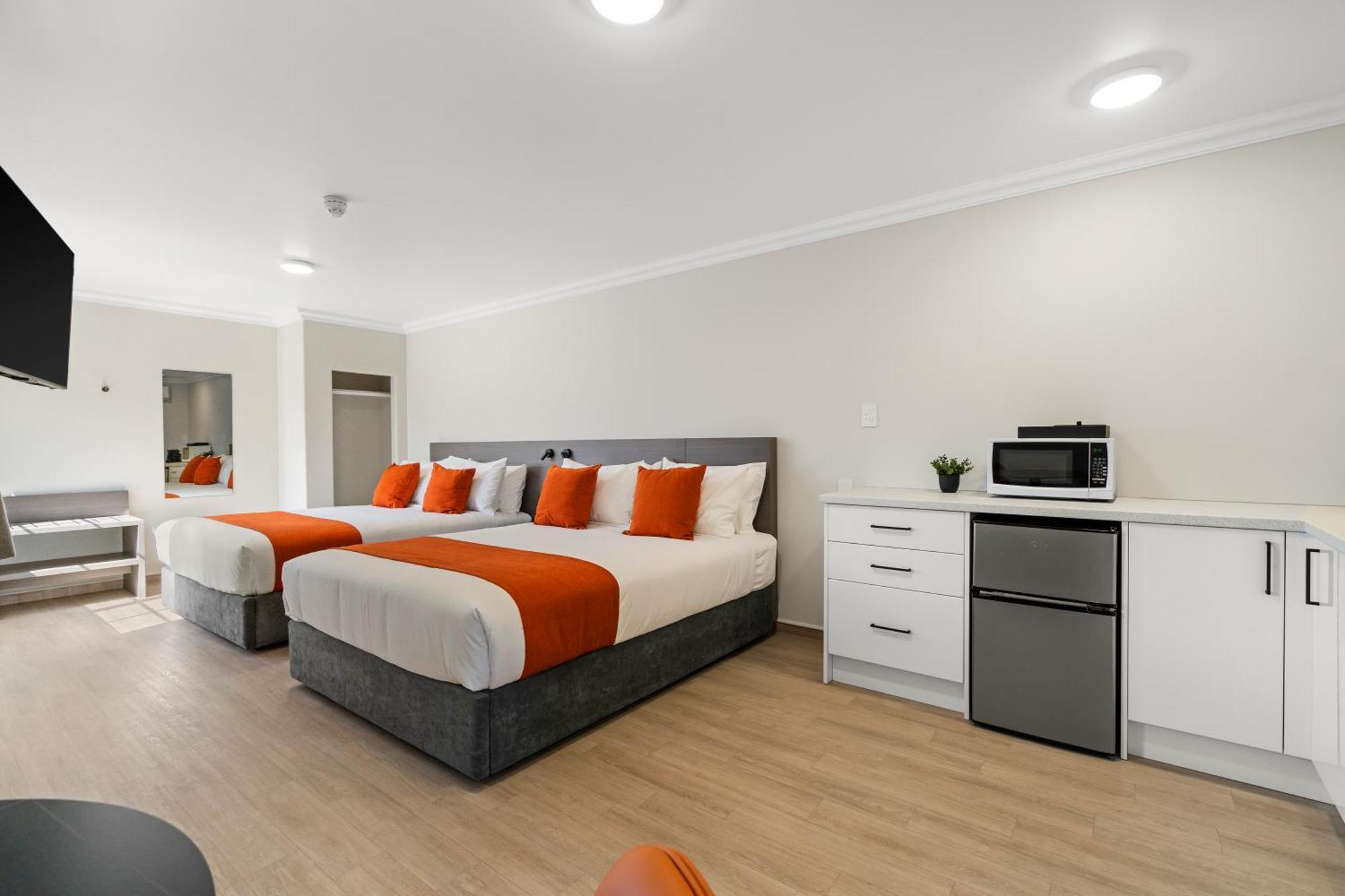 280 & 284 - Refurbished Modern