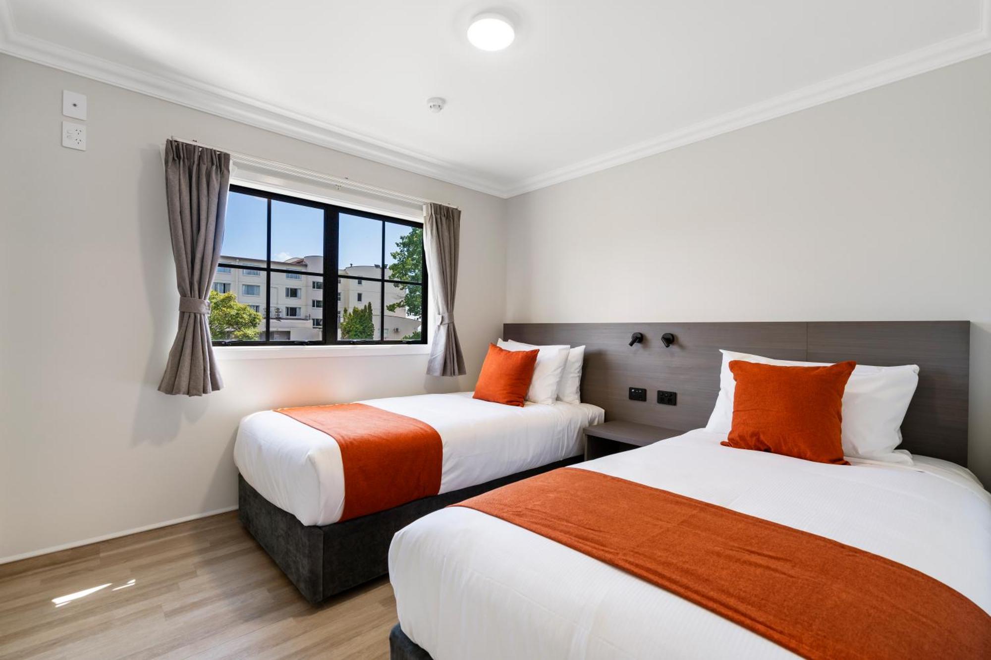 Motel 280 & 284 - Refurbished Modern