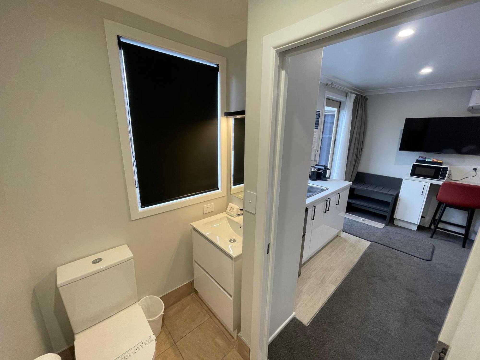 Motel 280 & 284 - Refurbished Modern