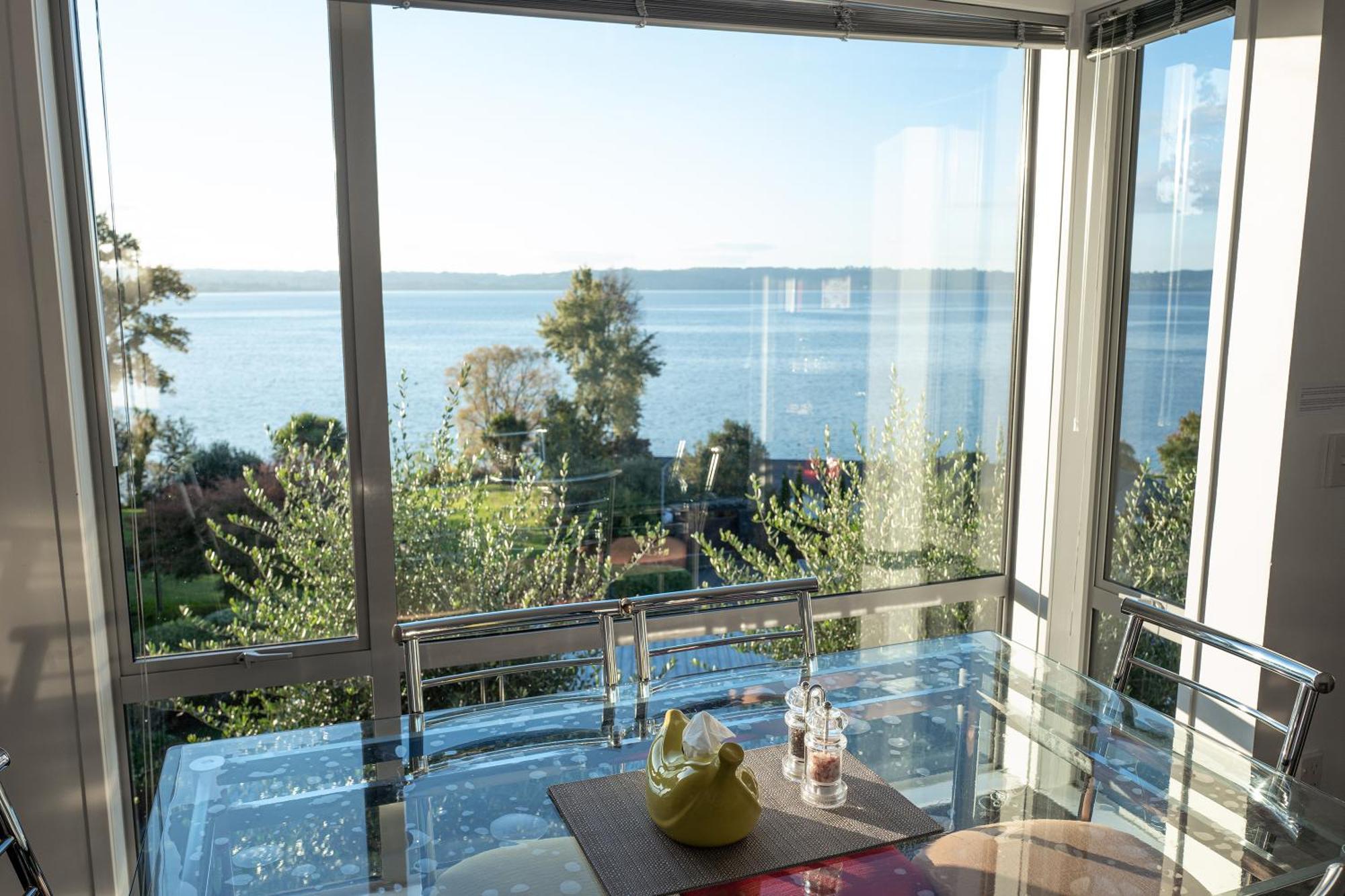 Serenity Lakeview Retreat *