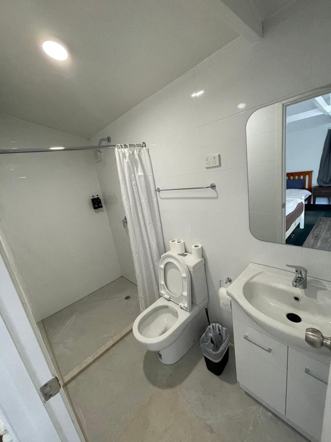 3 Beds Including 1 Sofa Bed Serviced B Chalet