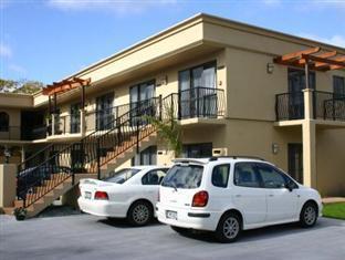 280 & 284 - Refurbished Modern Motel 4*