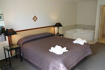 Motel 280 & 284 - Refurbished Modern