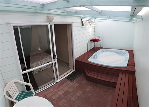 Ashleigh Court 4*