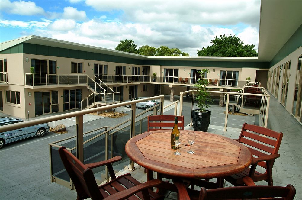 284 - Refurbished Modern 4*
