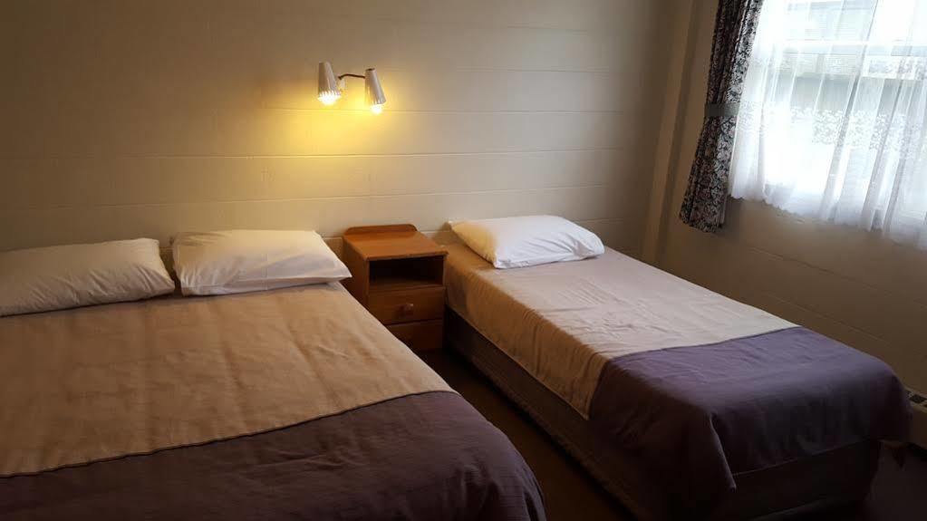 Manhattan Motel