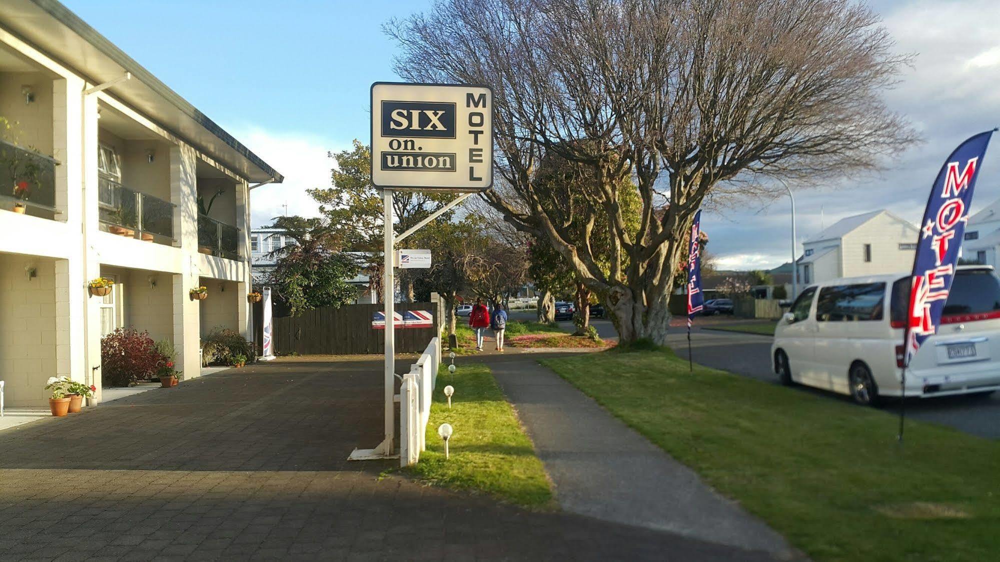 Six On Union