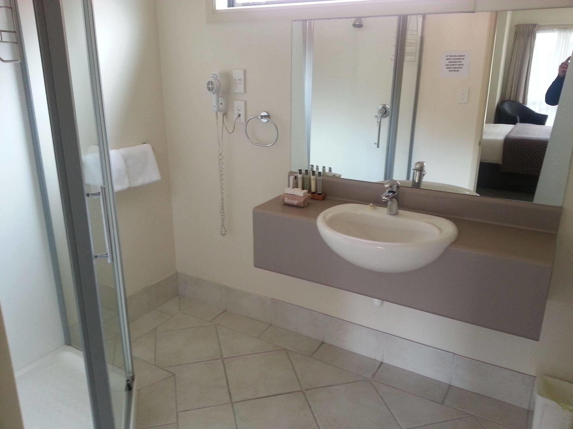 Motel 280 & 284 - Refurbished Modern 4*