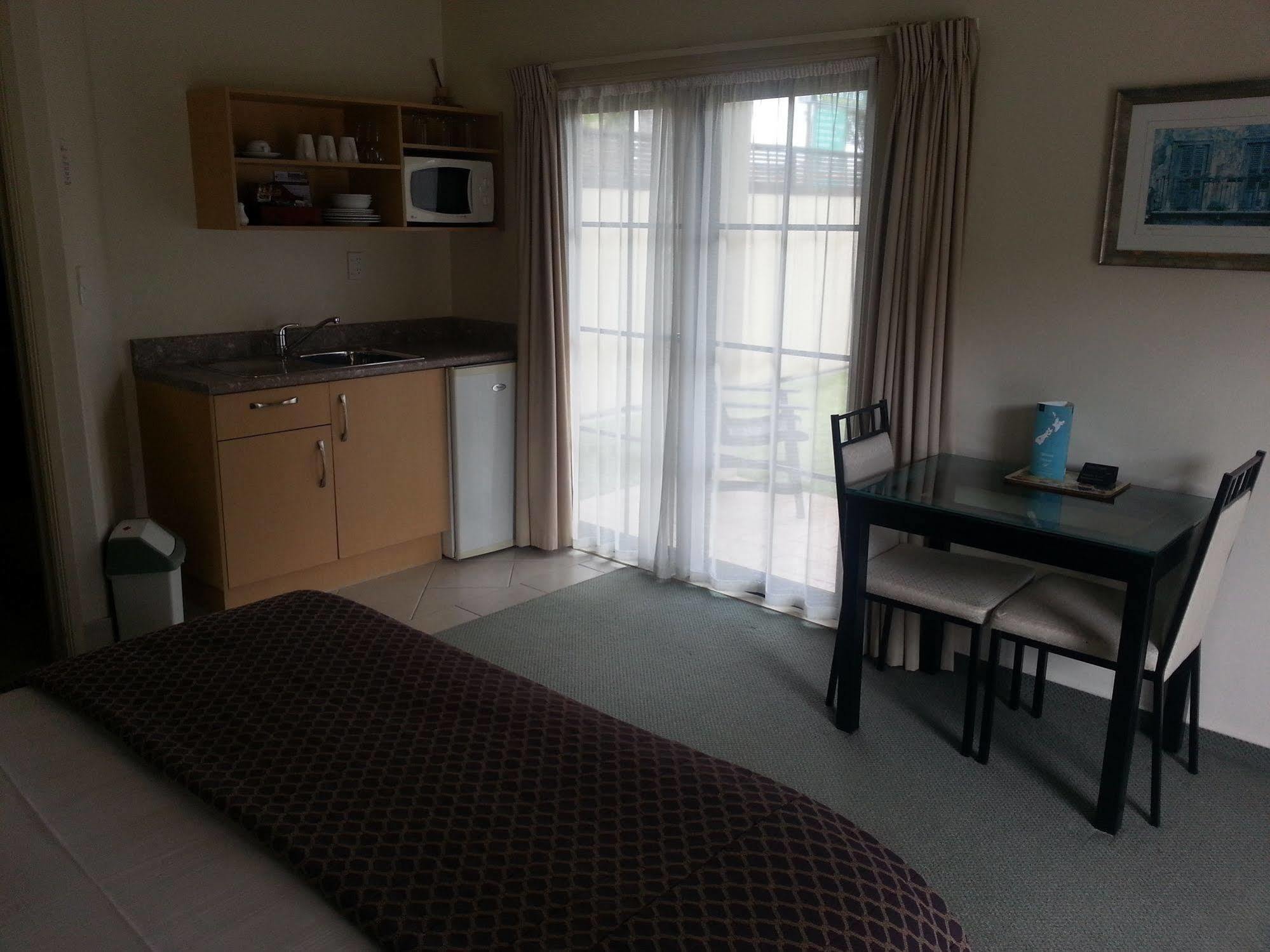 280 & 284 - Refurbished Modern Motel