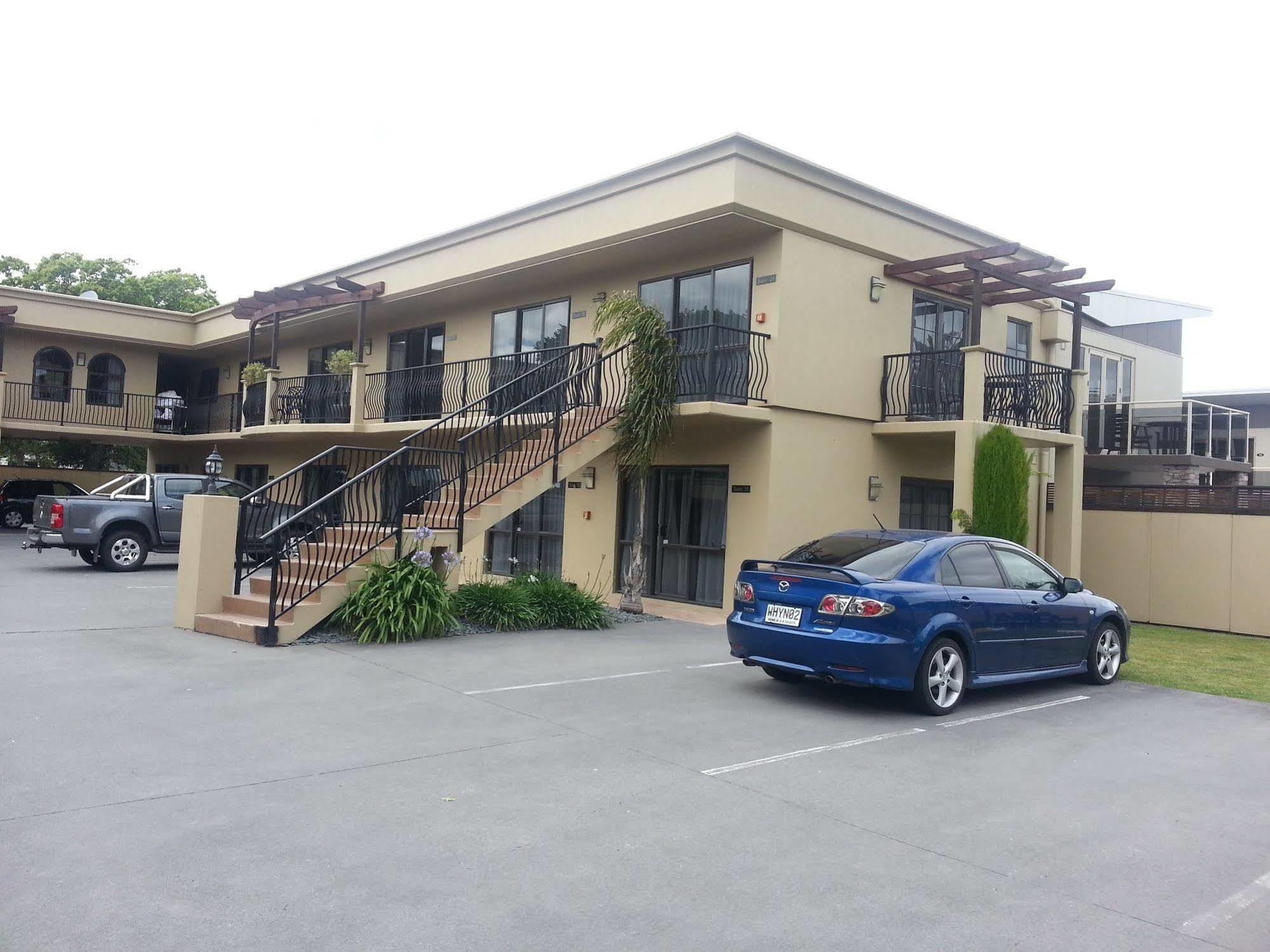 280 & 284 - Refurbished Modern Motel Rotorua