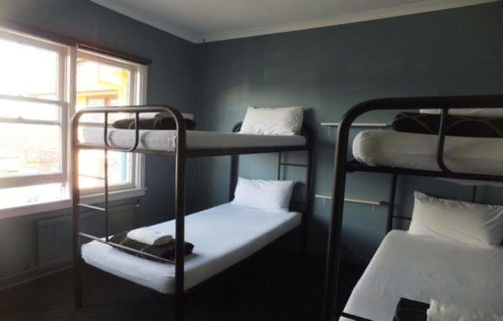 Albergue Crash Palace Backpackers *