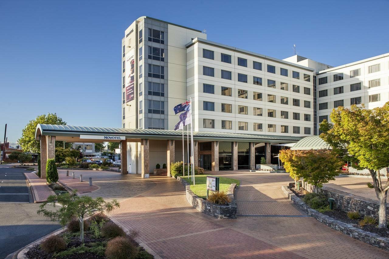 Novotel Lakeside 4*