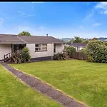 Mountain Top Kiwi Star Holiday Home