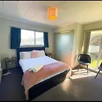 Mountain Top Kiwi Star Holiday Home