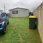 3 Bedrooms Plus Lounge And Kitchen And Bathroom And Laundry