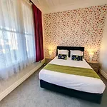 Aristaair- Poppies Luxury Villa
