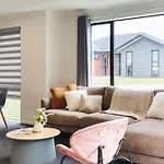 Stylish 4 Bedroom House Brand New In Rotorua
