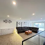 Hot Spring Vacation House