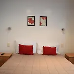 Devonwood Motel