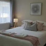 Rose Apartments Unit 6 Central Rotorua-Accommodation & Spa