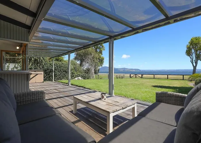 Hannah\'S Bay Lakefront