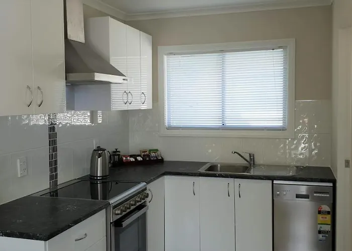Rose Apartments Unit 3 Central Rotorua - Accommodation & Spa