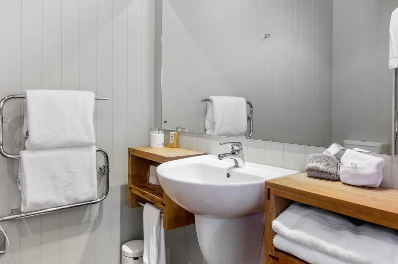 Bed & Breakfast Koura 4*